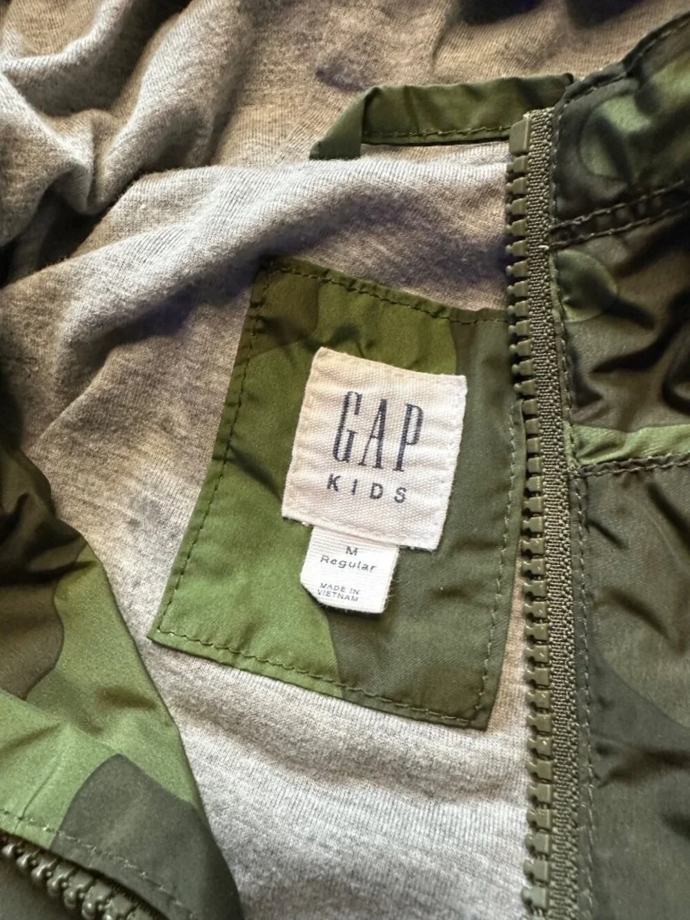 Gap Kids Camo Army Hooded Rain Jacket Windbreaker Medium Green Zip Lightweight